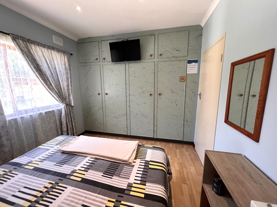 To Let 1 Bedroom Property for Rent in Table View Western Cape